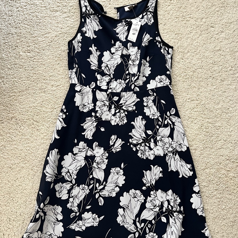 NWT Ann Taylor Loft Navy Blue Dress with Floral Print Size 4P - Picture 1 of 6